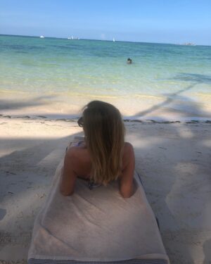 Viviana Nunes Instagram - Amo el mar ... 💕💕#playa #caribe #descansomerecido