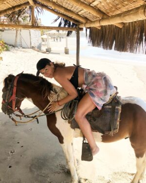 Viviana Nunes Instagram - #mancora #horse #love