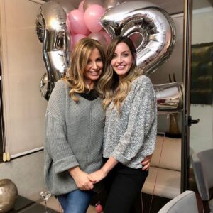 Viviana Nunes Instagram - Disfrutando de la celebración de un nuevo cumpleaños de mi hija @natyzerene 🙏💕🙏💕