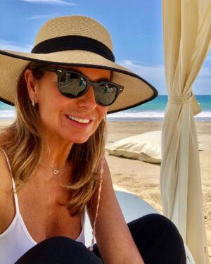 Viviana Nunes Instagram - Disfrutando de nuestra maravillosa naturaleza. #playa #mancora #paz #tranquilidad