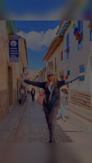 Viviana Nunes Instagram - Mis momentos 2023. Diferentes emociones que ya forman parte de mi historia ❤️ solo agradecer a Dios por cada segundo vivido y llena de alegría esperar el 2024 !!
Felicidades a todos mis fieles seguidores 🌟