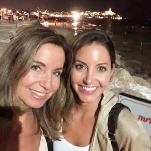 Viviana Nunes Instagram - Día intenso y lleno de emociones con mi hija @natyzerene 💖 #belen #jerusalen #telaviv ahora a dormir !! Buenas noches 😴🌙