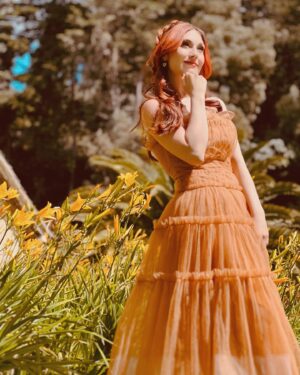 Viviana Santos Instagram - “ Capricorn girls are sunshine☀️mixed little hurricane 🌪️”
Makeup by: @johnrodriguez_makeup 
Pics by: @manuelprieto01 @geoslebi