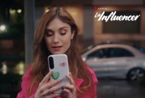 Viviana Santos Instagram - ¿Ya comenzaron a ver #lainfluencer en Netflix? Ya tienen plan este fin de semana y de año 🙃 ... 
Me cuentan cómo  les cae #Kamila
