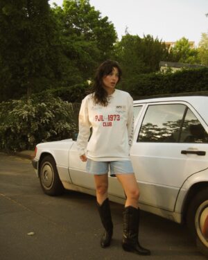 Vivien König Instagram - ad| sunset walks in spring 🌼welcome to the 1973 Club capsule by @pepejeans #PepeJeansLondon // photos @e.nek.o