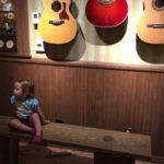 Vivien Lyra Blair Instagram - Lots of toy stores and 🎸 back in 2015 👀 #vivienlyrablair #guitars #toys #2015