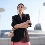 Vivien Yeo Instagram - 你以為我平時回公司時的樣子 VS 我真正回公司時的樣子🤪 （更多時候是連口紅都省下，直接戴口罩😂） 哪來那麼多時間天天化濃妝整頭啊 你以為我真的不用工作不用顧小孩啊😝 週五愉快啦❤️