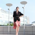 Vivien Yeo Instagram - 你以為我平時回公司時的樣子 VS 我真正回公司時的樣子🤪 （更多時候是連口紅都省下，直接戴口罩😂） 哪來那麼多時間天天化濃妝整頭啊 你以為我真的不用工作不用顧小孩啊😝 週五愉快啦❤️