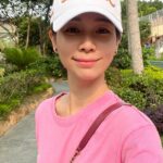 Vivien Yeo Instagram - 你以為我平時回公司時的樣子 VS 我真正回公司時的樣子🤪 （更多時候是連口紅都省下，直接戴口罩😂） 哪來那麼多時間天天化濃妝整頭啊 你以為我真的不用工作不用顧小孩啊😝 週五愉快啦❤️