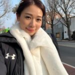 Vivien Yeo Instagram – 韓服體驗
用了1個小時選衣服給錢弄頭髮
再用了一個小時拍了300-400張照片
就讓我post 埋這次吧😝
這次很即興突然決定租韓服
家人說有點被我騙去當攝影師的感覺😂

拍後感，為什麼會有點像我以前拍古裝劇的感覺啊～😆

圖6&7 ： 其實冷得不得了
圖9 ：發現我的粉紅波鞋和韓服挺襯的✌️

好啦，開心就好😁