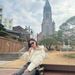 Vivien Yeo Instagram – Seoul calling ✈️✨
·
In the holiday spirit and my vacation’s mode on 📸 🍜 🏯 🎵