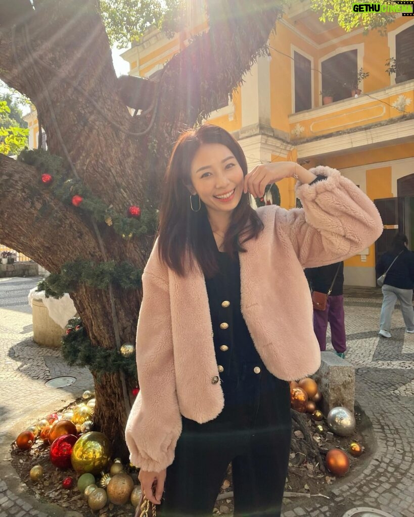 Vivien Yeo Instagram - 祝大家聖誕快樂 ✨𝑴𝒆𝒓𝒓𝒚 𝑪𝒉𝒓𝒊𝒔𝒕𝒎𝒂𝒔🎄🎉