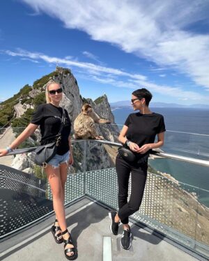 Vladimíra Erbová Instagram - Tři opice ….. 😂 @katest1006  #gibraltar