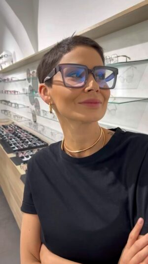 Vladimíra Erbová Instagram - Tak konečně jsme se dočkaly! Brzy dorazí to, na co jsme se tak dlouho těšily a co nás už před dvěma lety na veletrhu v Mnichově uchvátilo a letos v Miláně pouze utvrdilo v tom, že italská značka TREE SPECTACLES bude v naší la optice! Ruční práce a kvalitní materiály v kombinaci s japonským titanem - TOP! @laoptikachomutov @treespectacles 

 #bryle #eyewear #eyewearfashion #acetate #italy #italyeyewear #handmade