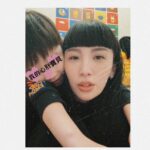Waa Wei Instagram - 每次聽到這首歌就會想掉眼淚⋯ 許哲珮 - 樹 @peggyhsumusic 願做守護著你一生的那棵樹 不讓你哭　只要你幸福 你是我眼中永遠堅強的保護 就算頭髮斑白　你還是最可愛 願做守護著你一生的那棵樹 不讓你哭　只要你幸福 你是我心中永恆無價的財富 就算偶爾不乖　你還是最可愛 我生命中最愛　你是我的心肝