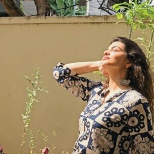 Wafa Khadeeja Rahman Instagram - Smudged kohl and sun kisses 

#ootd #fashion #styling #outfitoftheday #Indianfashion