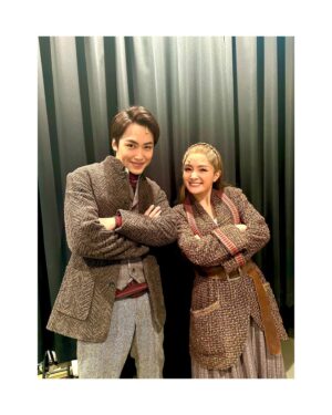 Wakana Aoi Instagram - ．
「ANASTASIA」東京公演千秋楽を迎えました！
やり切った〜！！
応援ありがとうございました🥹

波瀾万丈、大変な時もあったけど本当に充実した旅でした。
いつでもこのお話の持つ、夢や希望、明るいパワーに背中を押してもらって立っていました☺️

時には闘い、時には寄りかかり、本当に支えてもらったディマ達との写真を。
心から救われた瞬間が何度もありました。最高のバディ！😆（バディでいいのかな笑）

そして、いつだって前向きに愛らしいトリオの写真も！
このトリオ大好き！どんな冒険だって私たちなりに楽しめちゃう気がしてくる、本当に心強い存在です。
禅さんヴラドとは写真が撮れなかったのでそれはまた大阪の旅で。。

みなさま、改めて東京公演の応援ありがとうございました。最後までやり切ることができたのは、本当に大きな意味があるなと思います。
次は大阪へ！
まだまだ楽しみます😊

#ANASTASIA
#海宝直人
#相葉裕樹
#内海啓貴
#大澄賢也