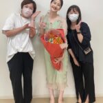 Wakana Matsumoto Instagram - この度、ザテレビジョンドラマアカデミー賞でやんごとなき一族の深山美保子役で助演女優賞をいただきました。 なんてこと🥰 本当に本当にありがとうございます。 関わっていただいた全ての皆様と素晴らしい巡り合わせに感謝いたします。 皆さま本当にありがとうございました🫶 2枚目はやんごとなき一族のプロデューサーのおふたり❤️ いつも暴走する美保子を"行け行け！GOGO!!"と応援して下さったお2人です🥺🫶 ちなみにお洋服はFENDI様。 この度の受賞に普段はリースしていない特別なお洋服を借してくださいました。 美保子にぴったりのお洋服でした！ こちらもありがとうございました🫶