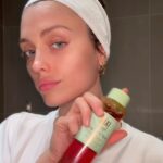 Wallis Day Instagram – lil night time grwm for bed 😌 & come try out my new @ELEMIS serum with meeee 😍 xxxx