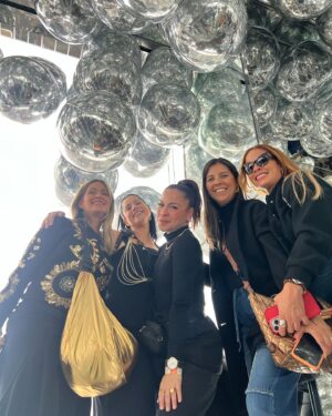 Wanda Sais Instagram - ⁣
“Las amigas escuchan tus Aventuras ⁣
Las mejores amigas las hacen contigo”⁣ ✨
⁣
#bestfriends #memories #nyc #girlstrip