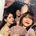 Warisara Jitpreedasakul Instagram - ; 𝐇𝐎𝐔𝐒𝐄 𝐎𝐅 𝐒𝐄𝐏𝐇𝐎𝐑𝐀 (𝐆𝐥𝐢𝐭𝐭𝐞𝐫.𝐆𝐥𝐨𝐬𝐬.𝐆𝐥𝐚𝐦⋆˚✿˖°) Spring Summerปีนี้ @thaisephora ทำถึงมากกกกๆ รักมากก🌴🏄🏻‍♀️🎨! #SephoraTH​ #HouseofSephoraTH​ #SephoraTHSpring24​ #ChandonTH