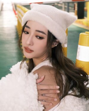 Wei Chaio Lin Instagram - 這一組恐怕是要發不完了🥹
-
最近變漂亮的小秘密：

化妝加一顆桃花痣🌸
再去 @starclinic_tw  打個 #彩衝光 / #皮秒聚焦✨

皮膚顧好 心情也好🧏🏻‍♀️