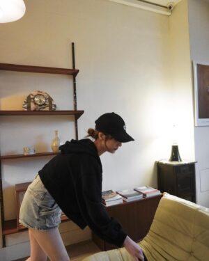 Wei Chaio Lin Instagram - -
被拖來咖啡廳的一天
還在努力修復中🌫️🫧