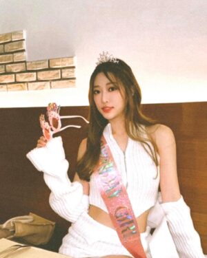 Wei Chaio Lin Instagram - It’s my birthday ❣️✨🎂🥳

感謝路上所有的相遇、離別；成長、經歷

不再奢求成為誰的小太陽
只希望開出自己的花溫暖發光🌻

接下來要繼續朝著天使之路邁進👼🏻
清理掉不適合的人、事、物

相信自己 相信直覺 相信宇宙🪐✨

心之所向，身之所往；隨心而為，隨遇而安💗🫧