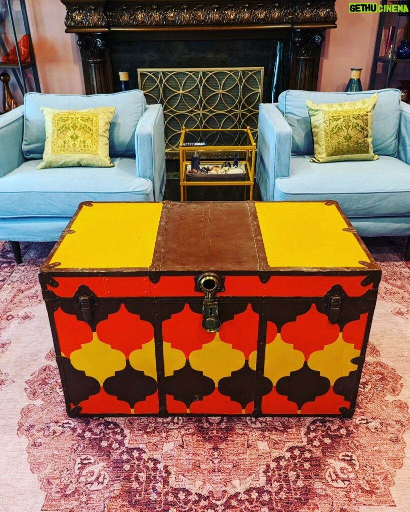Wendi McLendon-Covey Instagram - Scored this vintage trunk from @magnoliaandwillow in Long Beach! Our house is a mish mash of styles and colors, but it's cheerful and makes us happy (and makes the c at hair less obvious.)