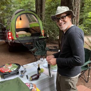 Wendy L. Walsh Instagram - Part two of my love story with Julio. During our first year of dating during Covid, we introduced each other to our hobbies and interests. He introduced me to The New York Yankees and the joy of Football (soccer). I introduced him to my love of home design and maintenance, and my love of nature. Yes, I even got this New Yorker out camping!

Nine months into our relationship, I was in Hawaii with my girls for a high school graduation trip and Julio called saying he was having second thoughts about our relationship. Being known as “America’s Relationship Expert,” I listened carefully and talked him right out the door. The last picture in me just after that phone call, exhausted from it all!
 
Stay tuned for what happened next!

#lovestory #breakups #goldenlove #goldenlovers