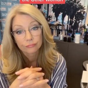 Wendy L. Walsh Instagram - Can you think of some other things?? 

 And on top of it, everyone blames her instead of him! #attachmentstyles #relationships #relationshipadvice #dating