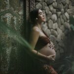 Westny Dj Instagram - pumamsam pamtram janaya tam pamanu jayatam bhawati putranam mata jatanam javasyayam yan.🙏🏻 semoga atas ijin Tuhan dan leluhur anak hamba dalam kandungan sehat,selamat dan terlindungi dari segala kejahatan baik manusia maupun mahluk halus.🙏🏻 Styled by : @cahyadewibali @cahyadewibaliteam MUA: @merrydhacrosta_cahyadewiteam Photographed by : @oka.dharmawan #maternity #maternityphotography #photooftheday #photography #traditional #tradisibali #bajubali #bajuadatbali #adatbali #vintage #fotohamil #pregnant #fotokehamilan #hamil #pregnantstyle #bali #cahyadewibali