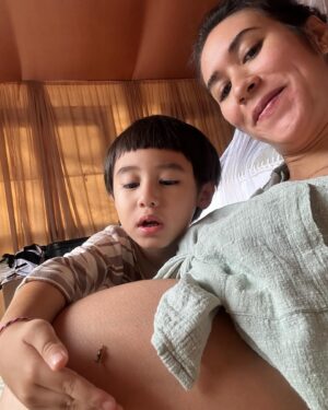 Westny Dj Instagram - I can't believe kmu sebentar lagi jadi kakak Kaimano.. kmu yg makin dewasa keliatan bgt uda bisa se-care and sepengertian itu sama Gembil and Mamush😍
Can't wait to see my boys grew up together🫶🏻 This will be another level of fun for your life Kaimano❤️
Gemesh bgt mamush tu sama kmu kaimano❤️

#cute #1stborn #son #anakpertama #mom2boys #mom #naturelife #nature #alamsemesta #fun #love #sayang
