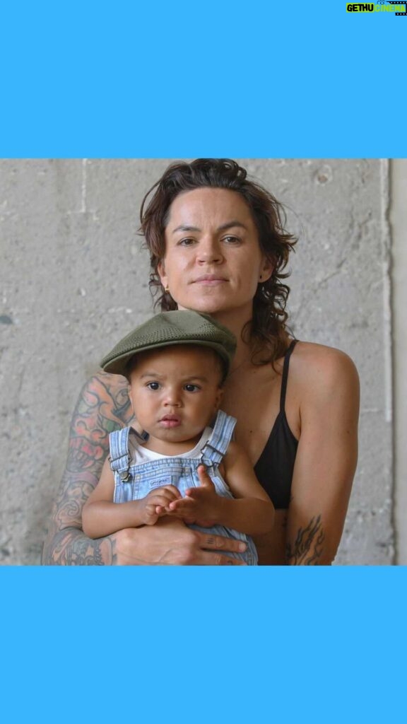 Whitney Mixter Instagram - If You Think Giving Birth Is Only For Femmes, Whitney Mixter Wants You To Think Again Have you ever wanted something so badly that you were ready to hold that dream above your relationships and do anything you had to do to follow your truth? 🙌 Join us in honoring @whitneymixter’s courageous commitment to her solo, queer motherhood journey for the 2nd episode of our new What’s Underneath: Birth and Postpartum series, brought to life with the support of @ergobaby and @fridamom🎉 Driven to be a mother since she was a child despite others’ assumptions of her as a masculine presenting woman, Whitney followed her inner calling, drew a hard boundary, committed to getting pregnant by 37 – no matter the preference of her then romantic partner – and embarked on the loneliest and simultaneously most empowering journey of her life by: ⚡Smashing the status quo around expectations of single, masculine, and queer pregnant women ⚡Attaining new gender-affirming acceptance by finding purpose in her chest during pregnancy and connecting to her “womanness” for the first time ⚡Destigmatizing the chaotic symphony of feelings upon seeing your newborn for the first time and redefining the flattened image of postpartum “love” that the media portrays ⚡Permitting herself the vulnerability to ask for help by relinquishing her need to have it all together and handle everything alone ⚡and SO. MUCH. MORE!!! If Whitney’s story has inspired you to tune into your biggest wishes, no matter the hardships that may follow, drop some 🙌 in the comments and share with anyone whose inner guide has been wavering in the face of external pressures. Thank you to @ergobaby and @fridamom for supporting us on this episode!✨Tackle the raw realities of motherhood with Ergobaby’s new Embrace: Soft Air Mesh carrier, and Frida Mom’s Pregnancy Support and C-Section Postpartum Recovery lines.🐣🍼Use code STYLELIKEU15 for 15% off your next @ergobaby purchase, AND check out your Target Circle for a discount on @fridamom's newest Pregnancy C-Section line!