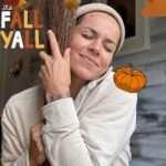 Whitney Mixter Instagram - Put your cinnamon brooom in the air if you are excited about the fact that FALLLLL IS HEEEERE!Something about this season gives me such a renewed sense of life. Maybe because I’m re-forming into an actual shape of a human after being in a melted a*s soup state in the LA heat🫠🍜☀️, maybe it’s the improved fashion opportunities in layers and footwear, or maybe it’s just that we get to see within nature the value of letting things go that have run their course to make way for the new.🍂🍁Either way…I’m here for it. So shout out to the beanies, boots, layered hoodies, root vegetables, pumpkin scented errthang, refreshing evenings that lie ahead. Tonight is the #FullHarvestMoon 🌕so take an inventory on alllll that you’re grateful for and release all that no longer pours into your cup…you’re going to need the room for all that 🎃🌶️☕️ Drop a 🍁🍂🎃 if you’re bout this Fall life #autumn #autumnvibes🍁 #harvestmoon #fallequinox #fallaf