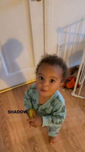 Whitney Mixter Instagram - A lil throwback 🎥 to reason #1278 why I love being a parent; they remind you that every day and everyTHING can be magical🪄

Also, how was he this small and barely talking and now he’s having full a*$ conversations and streams of thought.🥹❤️ @meccasilasmoon