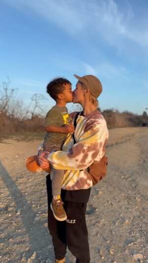 Whitney Mixter Instagram - “Didn’t  I tell you baaaabyyy..:you are the joy of my life”🌅🧡