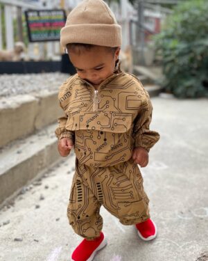 Whitney Mixter Instagram - Dear insane LA heat,
My mom and I have cute ass Fall fits we’re trying to get into so please wrap it up here. Thanks.

Sincerely,
An October baby and a Pumpkin Spice, burnt orange loving Mom.
@meccasilasmoon 
🎃🍁🍂🍵