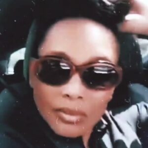 Windi Washington Instagram - "To deny our own impulses is to deny the very thing that makes us human" —The Matrix 🌱 #purposefulliving

sunnies vintage @fendi
.
.
.
.
.
.
.
.
.
.