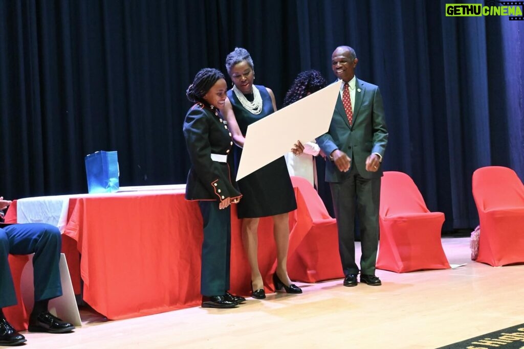 Winsome Earle-Sears Instagram - Last week, I was honored to speak to Junior Reserve Officers’ Training Corps (JROTC) graduates from Phoebus High School who received full-ride scholarships totaling over $2 million! Congratulations to these bright scholars who are the future of our nation!