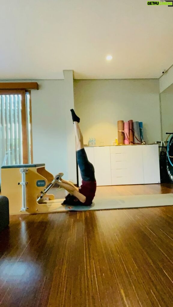 Wiwid Gunawan Instagram - “Allah selalu mewujudkan hal yang mustahil melalui cara yang lebih mustahil lagi jadi tenanglah.” #aamiiin #instagram #happy #sunday #beautiful #healthy #wiwidgunawan216 #thankful #grateful #pilates #golf #blessed #widlov❣️