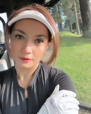 Wiwid Gunawan Instagram - Theres magic in people who have Known darkness but choose to sprinkle sunshine wherever they go. #instagram #case.kenny #happy #beauty #love #healthy #wiwidgunawan216 #blessed #widlov❣️