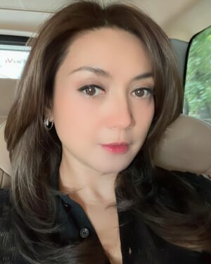 Wiwid Gunawan Instagram - Big life lesson:
You don’t need to make sense to everyone. The right people will appreciate your kind of crazy.
case.kenny #instagram #happy #friends #love #sweet #heart #healthty #beauty #wiwidgunawan216 #blessed #widlov❣️