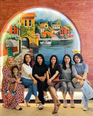 Wiwid Gunawan Instagram - Big life lesson:
You don’t need to make sense to everyone. The right people will appreciate your kind of crazy.
case.kenny #instagram #happy #friends #love #sweet #heart #healthty #beauty #wiwidgunawan216 #blessed #widlov❣️