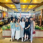 Wiwid Gunawan Instagram - Kita Sudah Terlalu tua Untuk Mempermasalahkan Sakit Hati, Yang Harus Kita Pikirkan Sekarang Adalah Bagaimana Caranya Supaya Gak Sakit Pinggang, Kesemutan, Pegal-Pegal, Sakit Lutut Dan Salah Urat. #inspirasi.keluarga #happybirthday @carolinebuddy #friends @lin_linna_ @x__tie @olvyytt #beauty #healthty #wiwidgunawan216 #blessed #widlov❣️