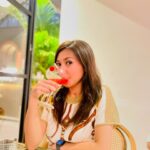 Wiwid Gunawan Instagram - Kita lagi gak balapan sama siapapun dalam hidup ini. So, enjoy your process. Apapun yang lagi kamu usahakan, semoga selalu Allah mudahkan. #aamiin #galeriberdakwah #happy #saturday #sweet #heart #healthy #beauty #love #wiwidgunawan216 #blessed #widlov❣️