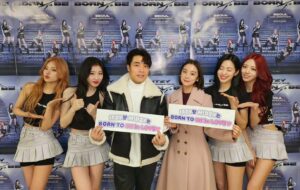 Woo Hye-rim Instagram - 있지 콘서트 <BORN TO BE> 다녀왔어요💖 무대 너무 멋있었어요^^ 끊임없는 감탄 우와우와우!! 있지 항상 응원하고 있지‼️😁🩷🌸🌟💛 월드투어 대박 기원🥳🙏🌟 건강하게 잘 다녀와앙❣️

Ps: 남편은 평산 '신'씨 멤버가 두명이나 있다고 매우 반가워함🤭 

@itzy.all.in.us @shinmincheol