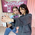Woo Hye-rim Instagram - 셀카 찍겠다는 열정😎 Wonder Hours with @sunye.m @kbsonefineday 💕 Thanks for tuning in!!📻❤️ #wonderhourswithhyerim #wonderhours #kbsworldradio #라디오