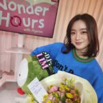 Woo Hye-rim Instagram - 라디오 DJ 데뷔❣️🙏🥳 첫 방송 잘 끝났습니다! 라디오팀 @kbsonefineday 그리고 청취자분들 그리고 첫번째 게스트 @aboutjulian 감사합니다!! 깜짝 선물도 정말정말 감사합니다 @waveenter @wgworldcafe 😭😭😭 초심 잃지 않고 열심히 재밌게 잘 하겠습니다~~🙆‍♀️ 💖💗💕🎉💛✨️🙏