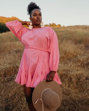 Wunmi Mosaku Instagram - My @vogue  interview🥰 link in Bio!

#HisHouse @netflixfilm tomorrow!! 

Thank you  @shoprhode @busayonyc for my beautiful dresses and @letsmeetfriday for the bomb jewellery

Dream team ❤️
👗 @shameelahhicks❤️
💄 @tashareikobrown❤️
💇🏿‍♀️ @vernonfrancois❤️
📸 @ashleyrandallphoto ❤️
